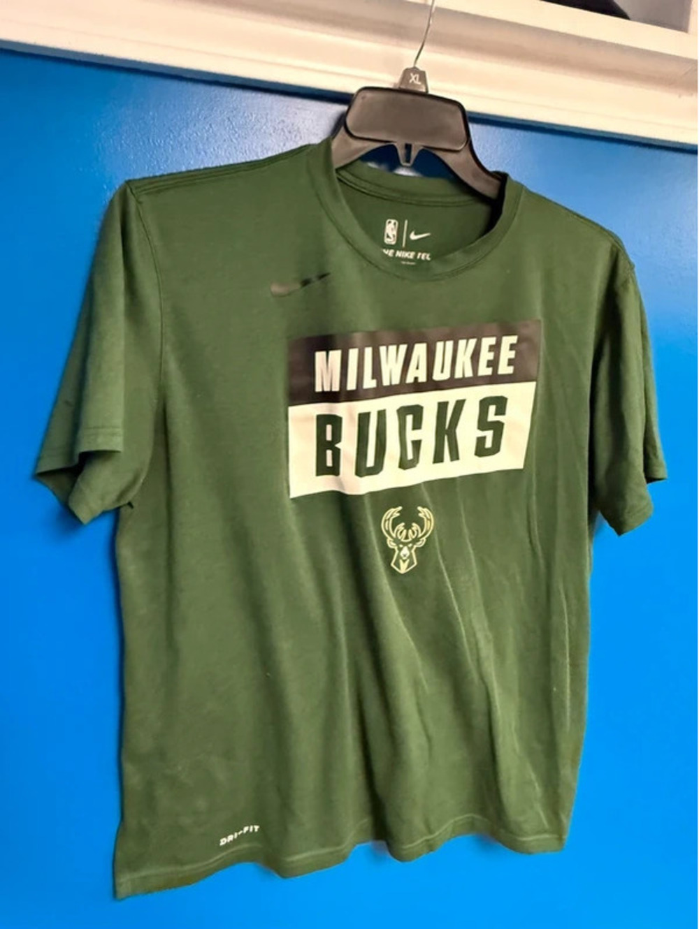 Nike Milwaukee Bucks Dri-Fit Shirt Mens Large Green NBA Graphic T